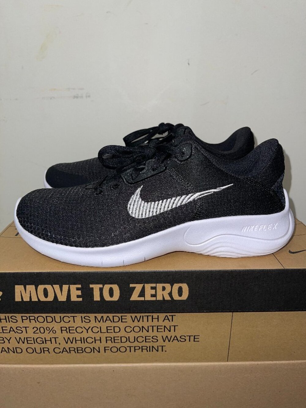 NEW MENS NIKE FLEX EXPERIENCE RUN 11 NN DH5753-001 BLACK WHITE SIZE 7.5 WIDE 4E
